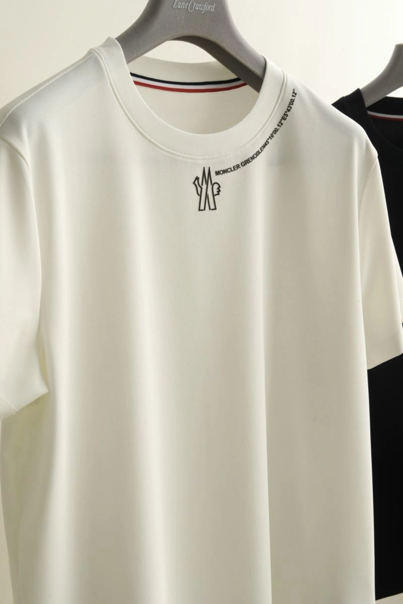 Stretchable Moncler T-Shirts 141709