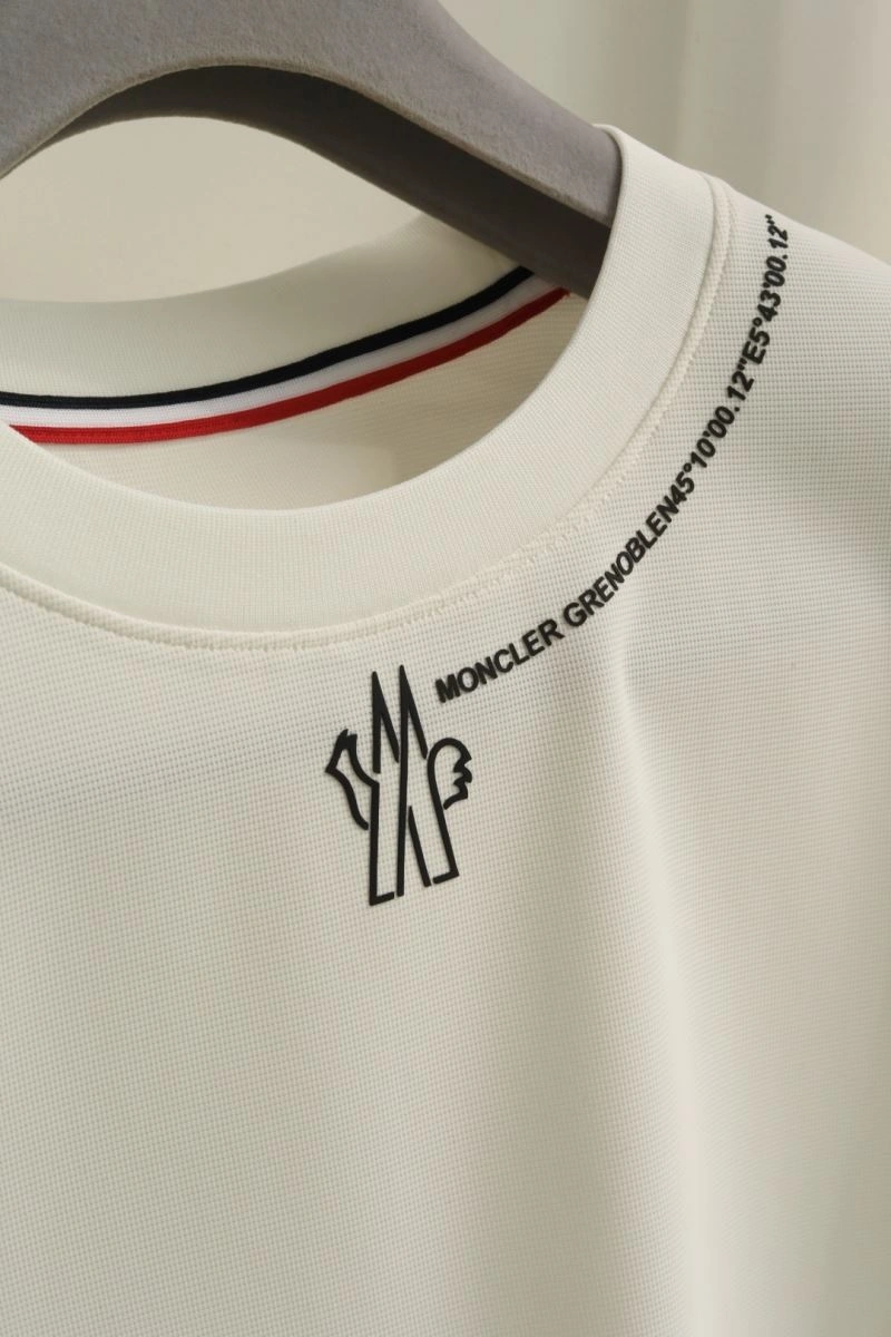 Stretchable Moncler T-Shirts 141709