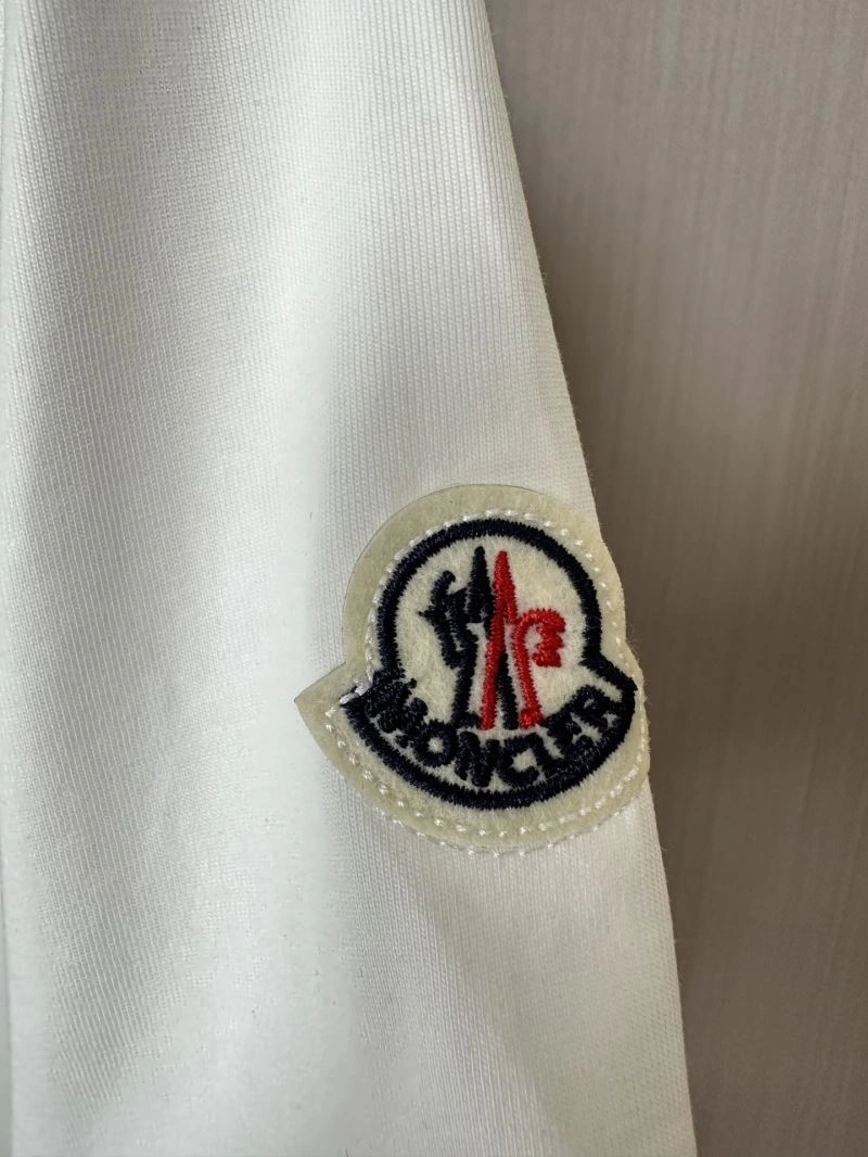 Moncler T-Shirts Breathable 141696