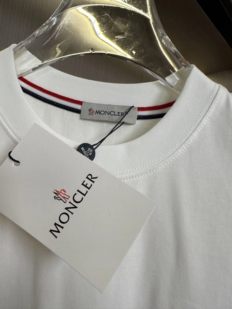 Moncler T-Shirts Breathable 141696