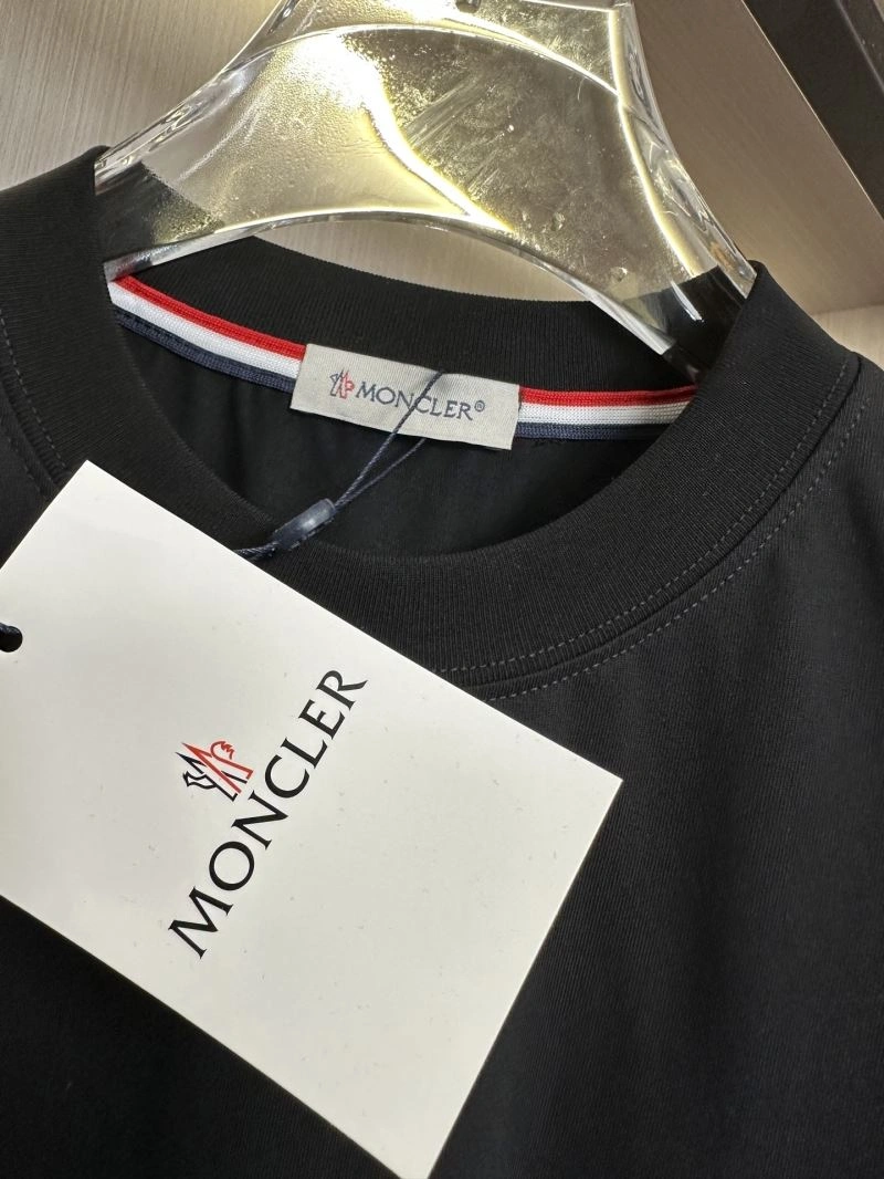 Flexible Moncler T-Shirts 141703