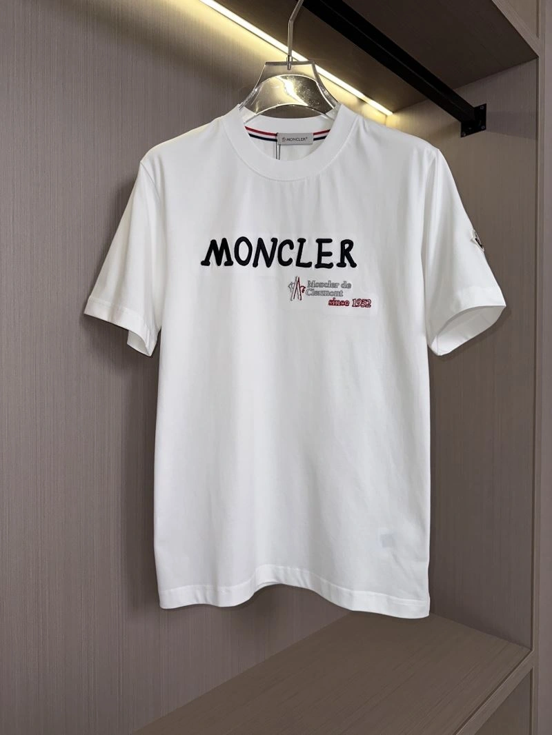 WellDesigned Moncler T-Shirts 141694
