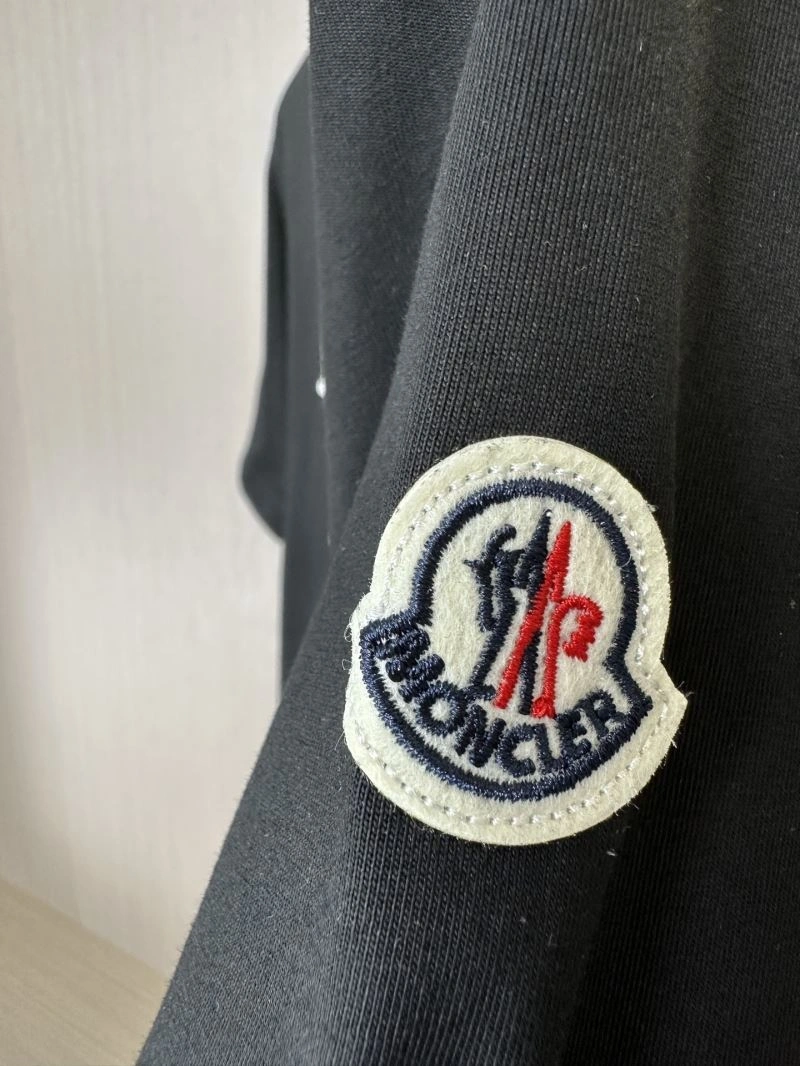 Trendy Moncler T-Shirts 141702