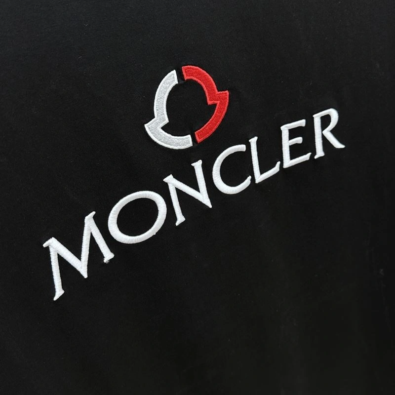 Moncler T-Shirts ComfortFit 141699