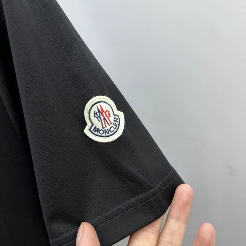 Moncler T-Shirts ComfortFit 141699