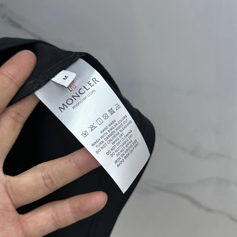 Resilient Moncler T-Shirts 141719