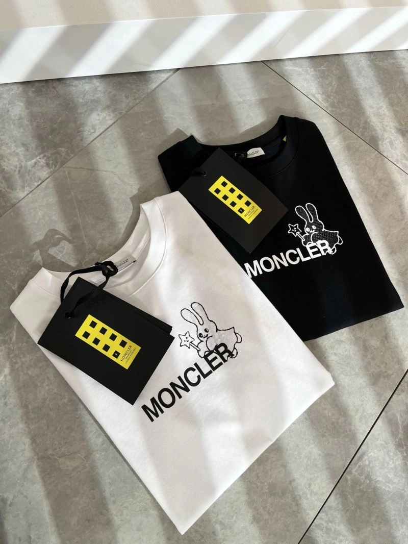 RelaxedFit Moncler T-Shirts 141714