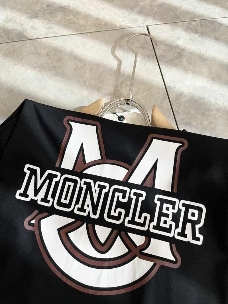 TechFriendly Moncler T-Shirts 141692