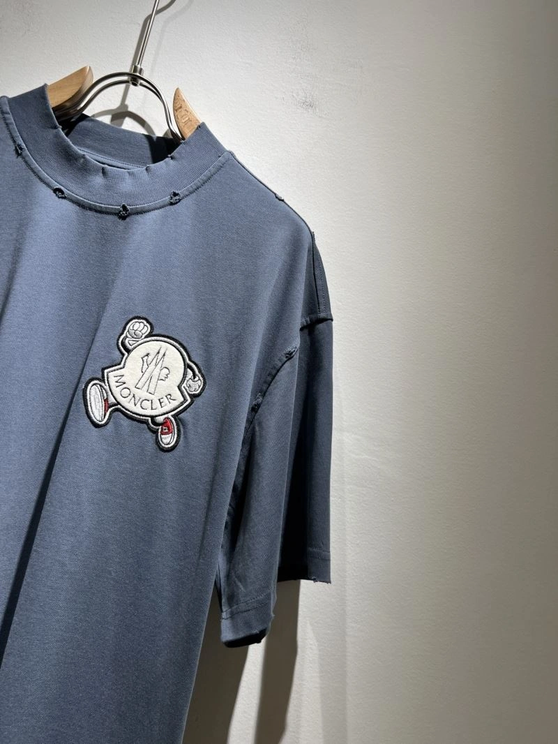 Bold Moncler T-Shirts 141686