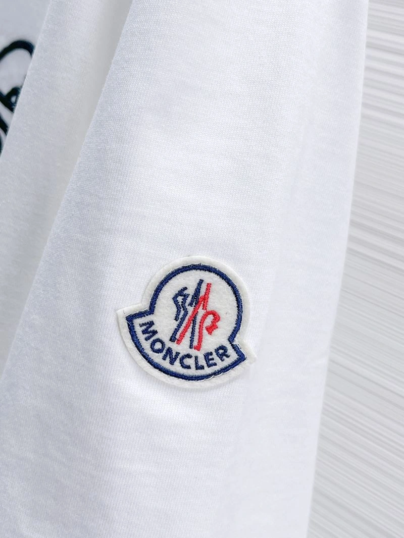 Moncler T-Shirts Cozy 141675