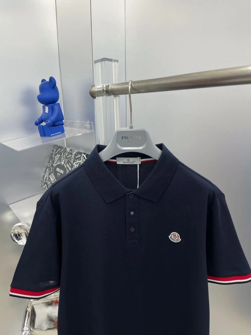 Cozy Moncler T-Shirts 141660