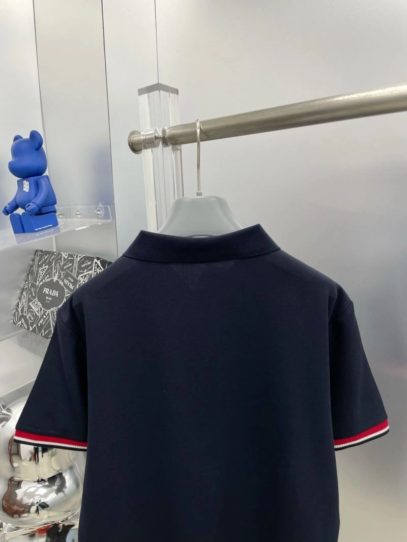 Cozy Moncler T-Shirts 141660