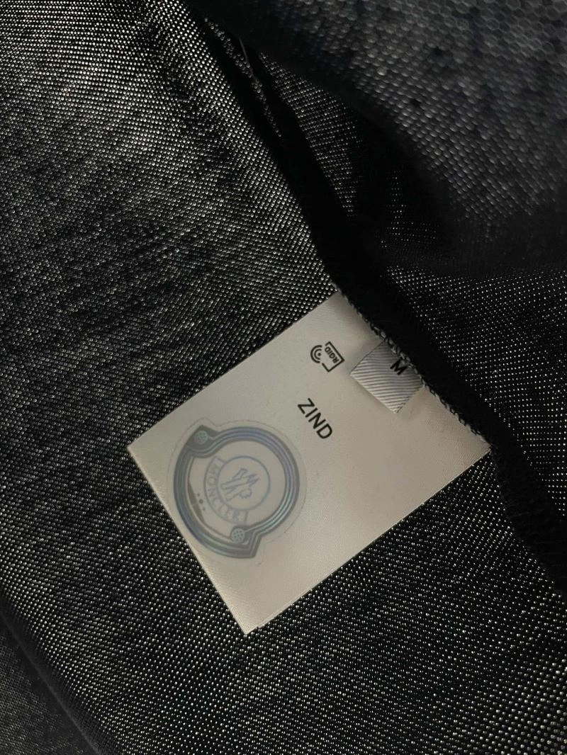 Cozy Moncler T-Shirts 141660