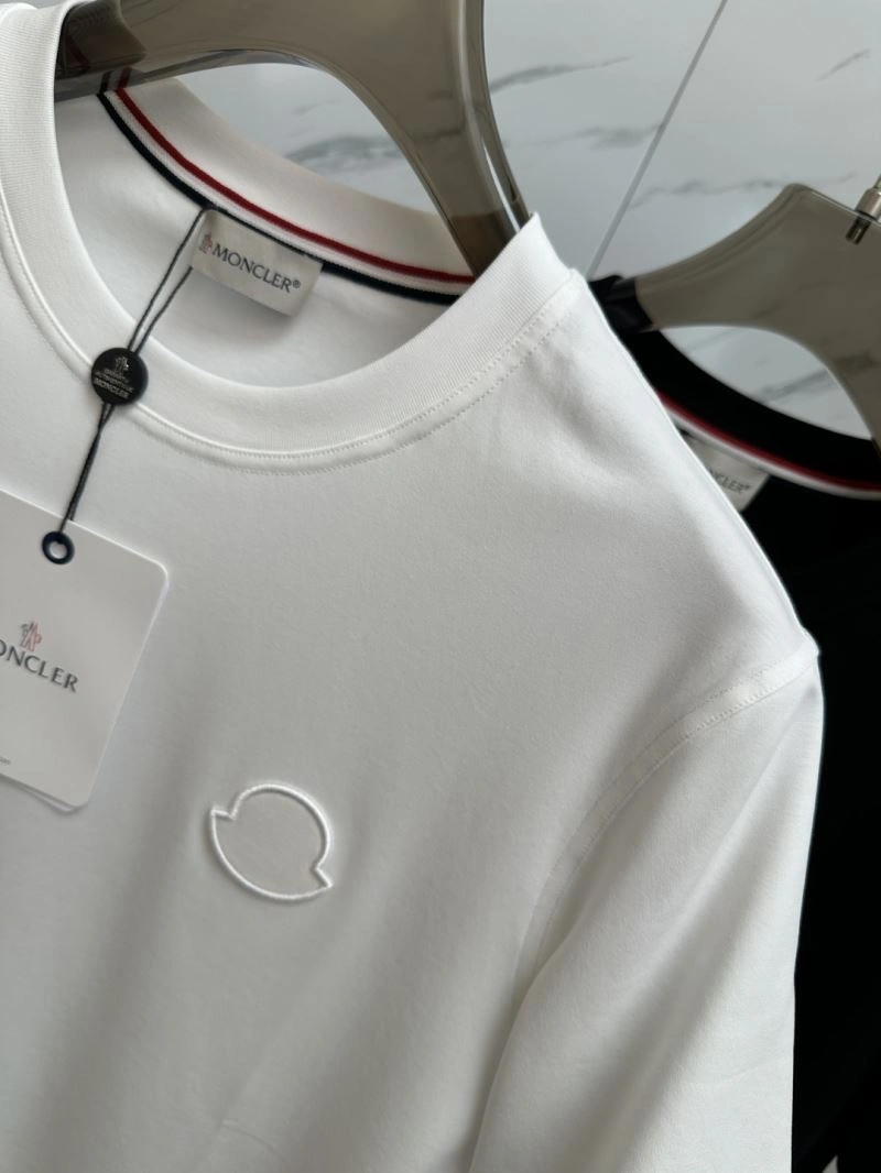 Moncler T-Shirts Thermal 141649