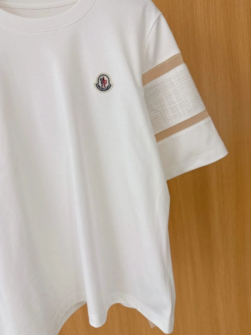 Moncler T-Shirts Sporty 139674