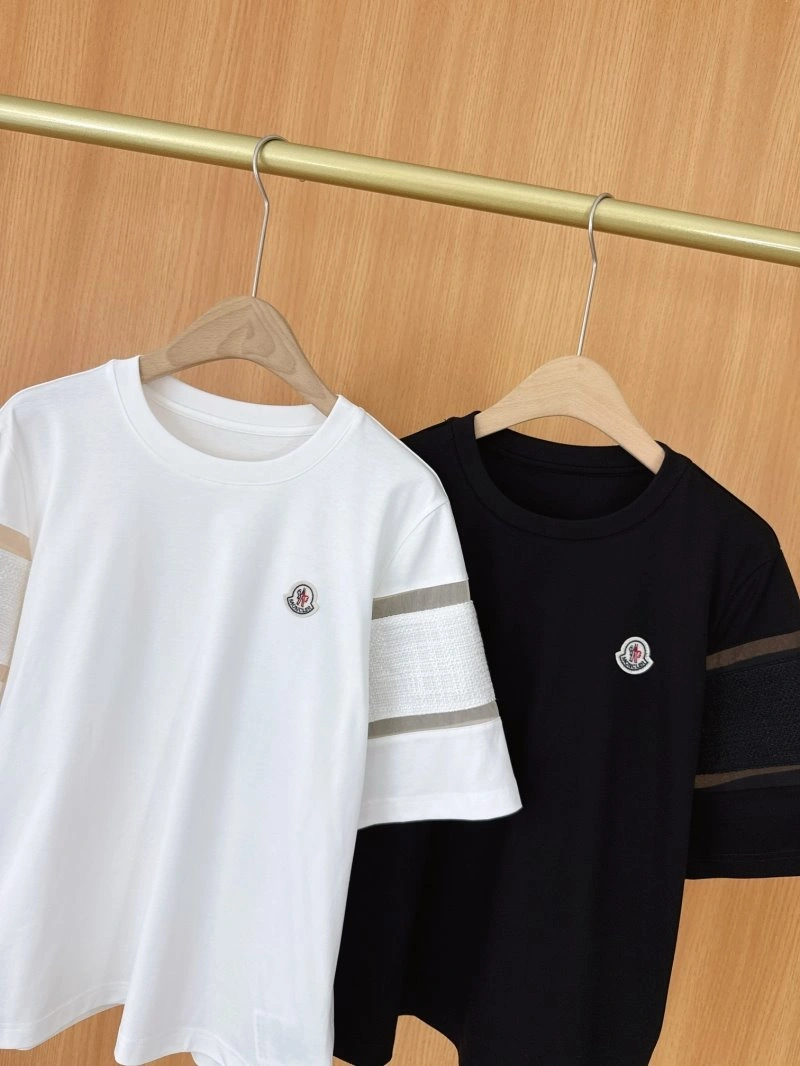 Moncler T-Shirts Classic 139681