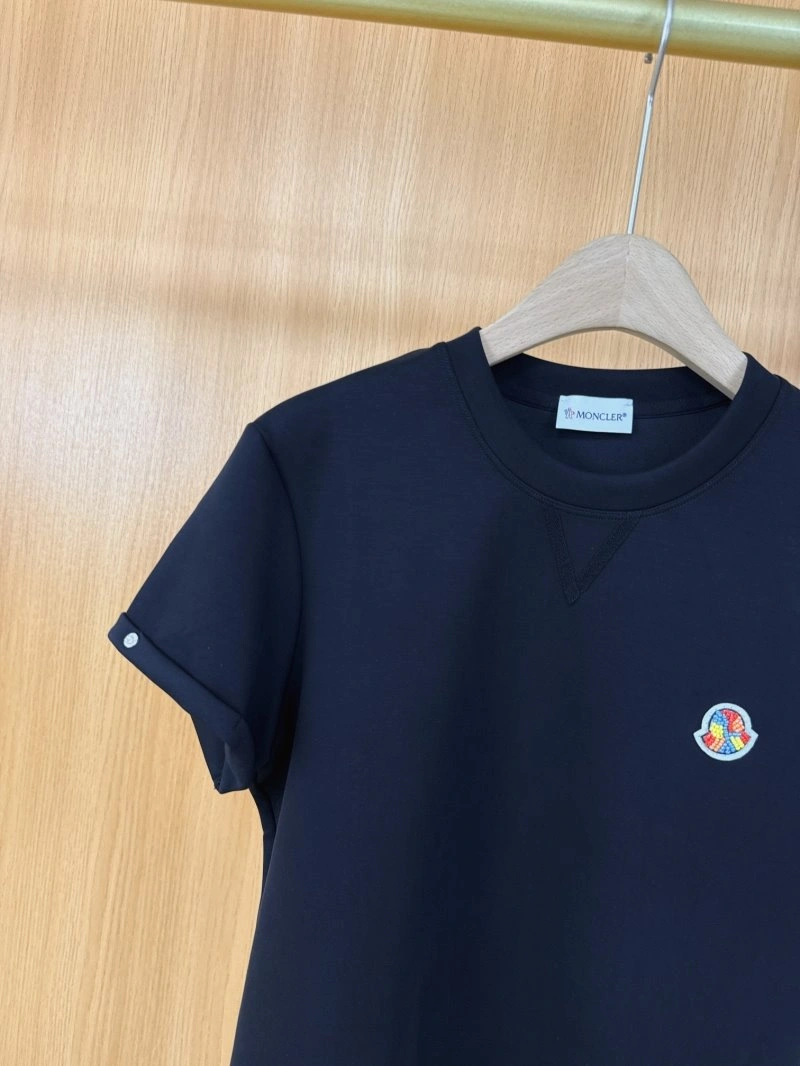 Stretchable Moncler T-Shirts 139780