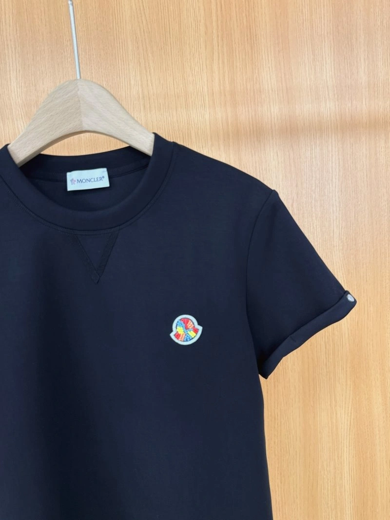 Stretchable Moncler T-Shirts 139780