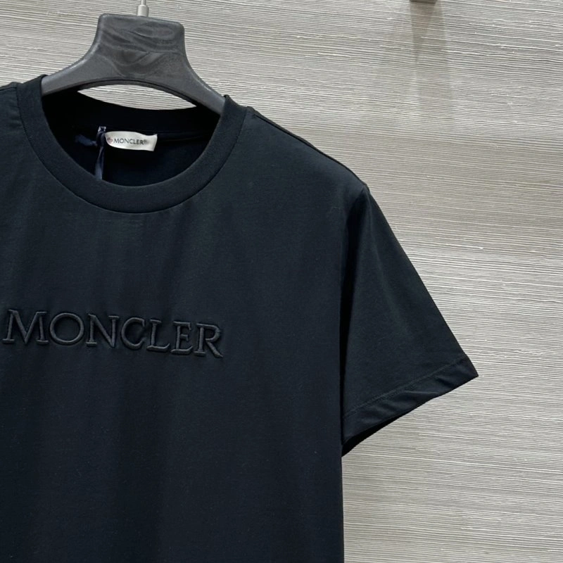 Moncler T-Shirts Durable 139781
