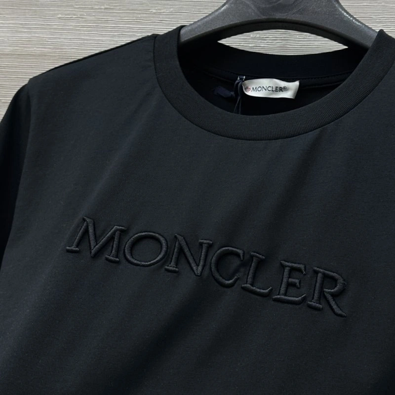 Moncler T-Shirts Durable 139781