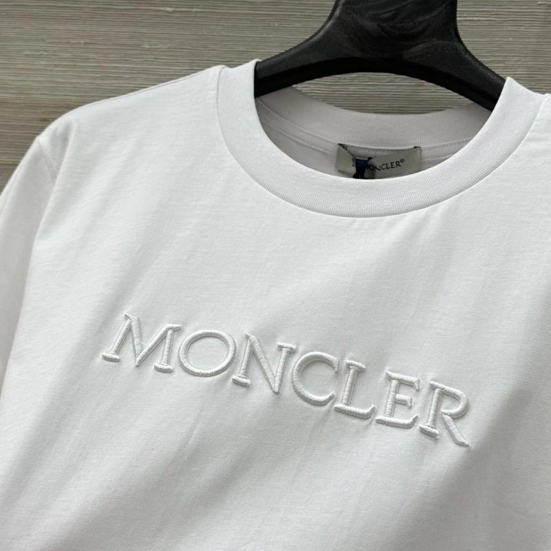 Flexible Moncler T-Shirts 139757