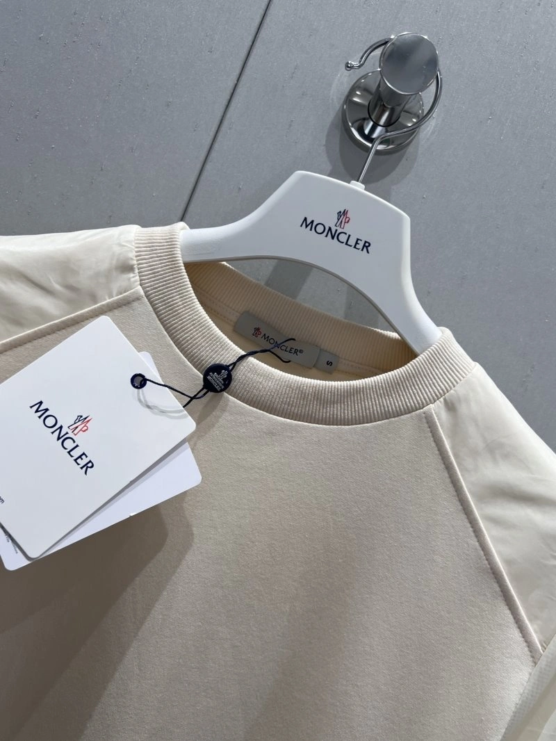 Moncler T-Shirts Chic 139597