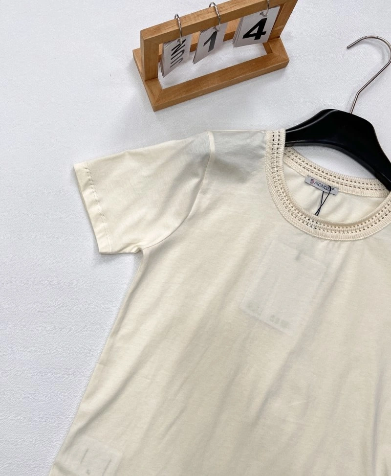 Moncler T-Shirts Bold 139557