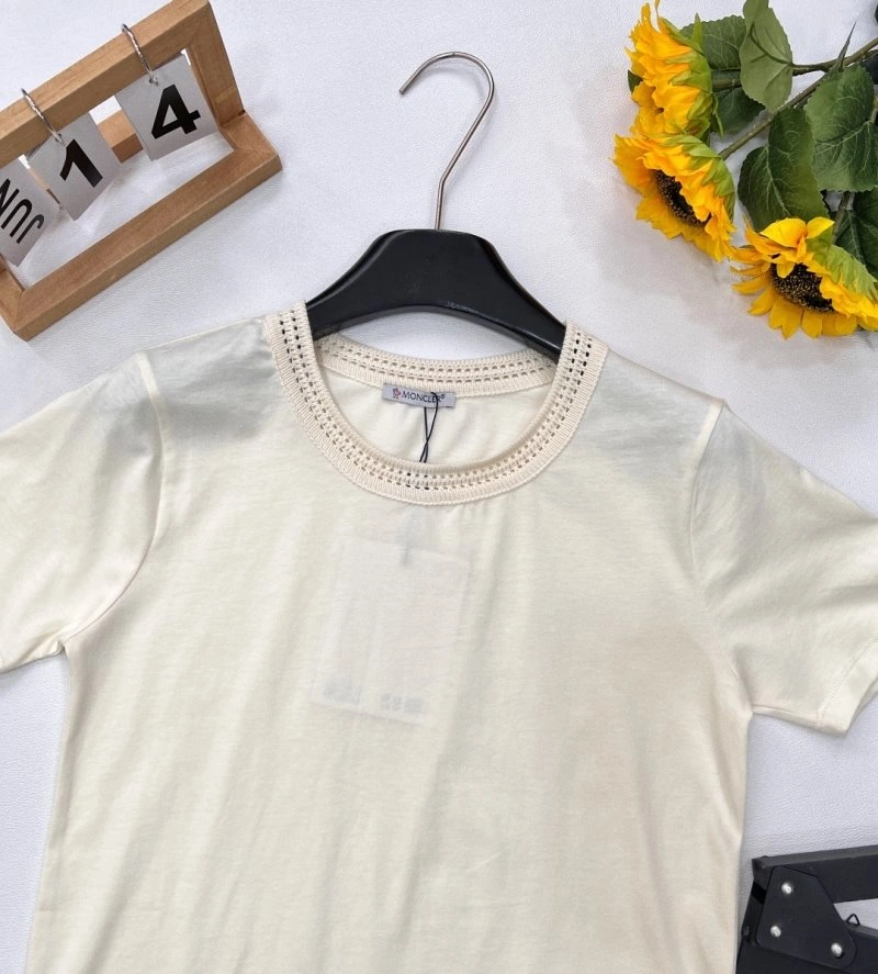 Moncler T-Shirts Bold 139557