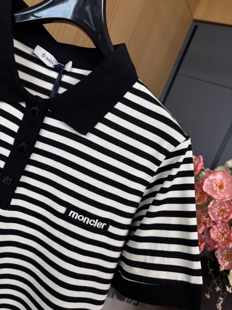 Moncler T-Shirts FashionForward 139550