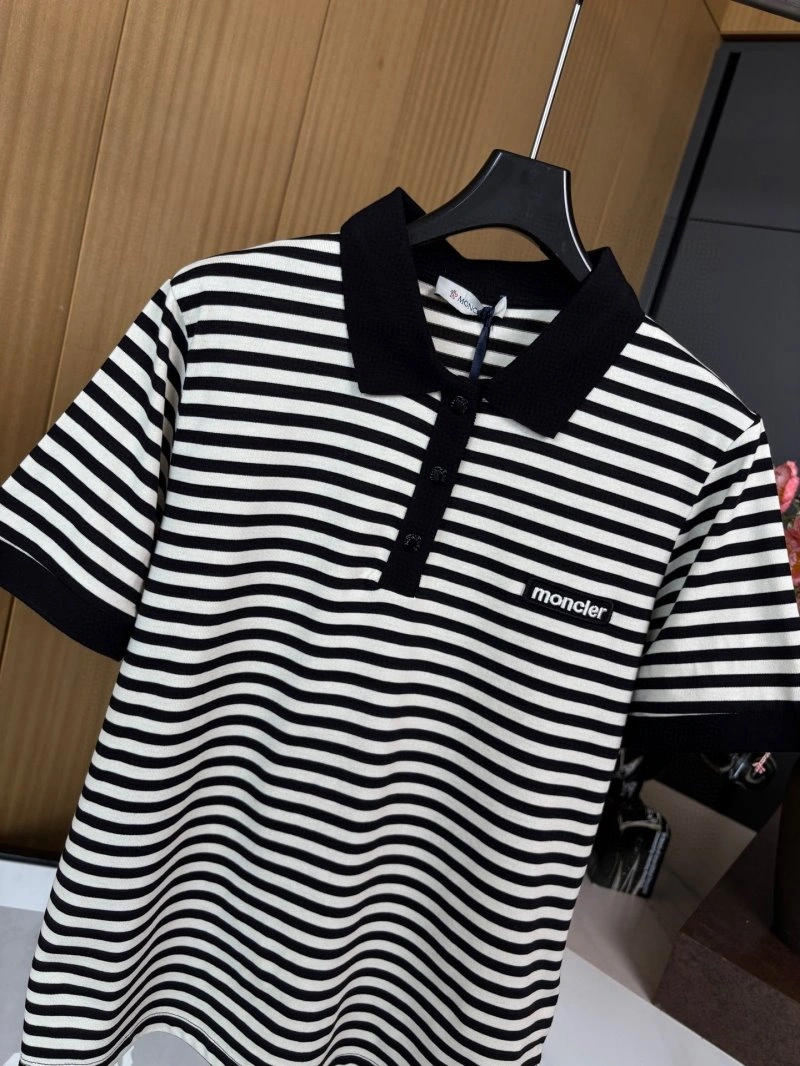 Moncler T-Shirts FashionForward 139550