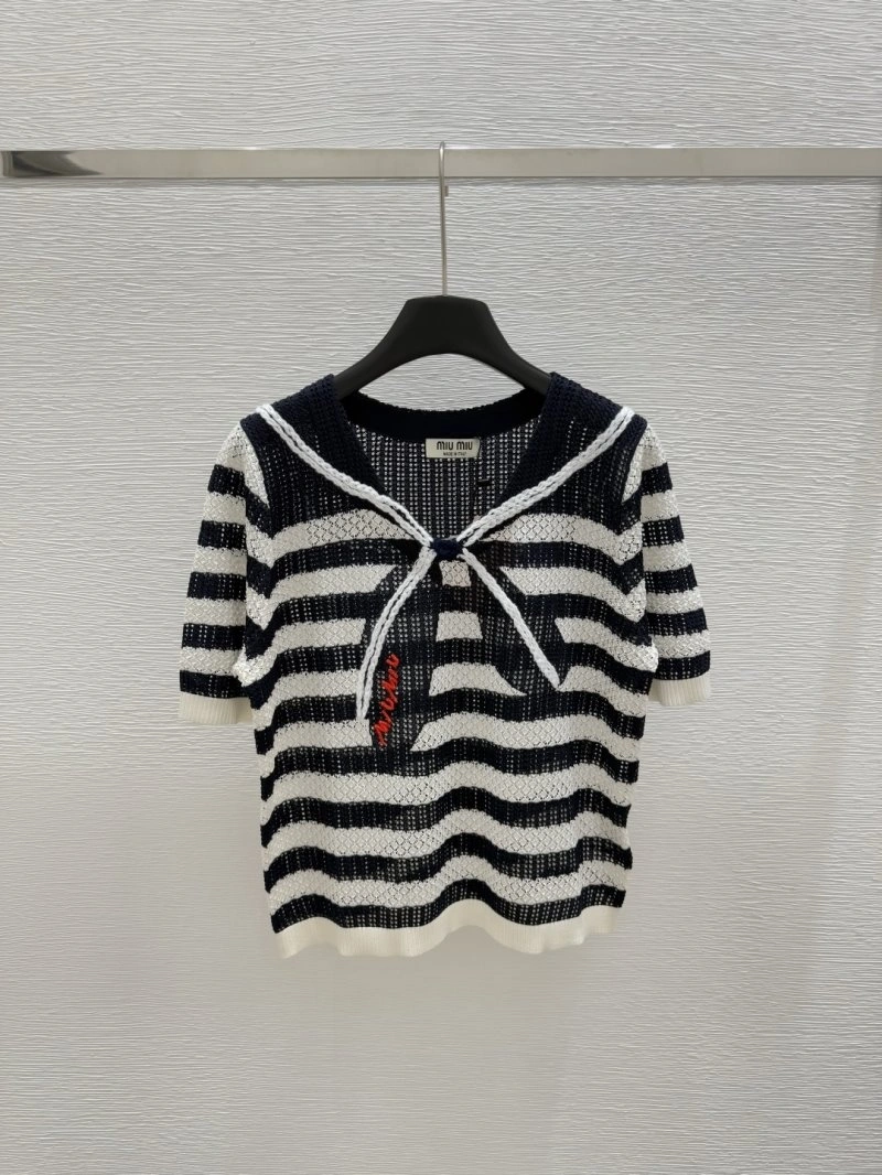 Vibrant Moncler T-Shirts 139553