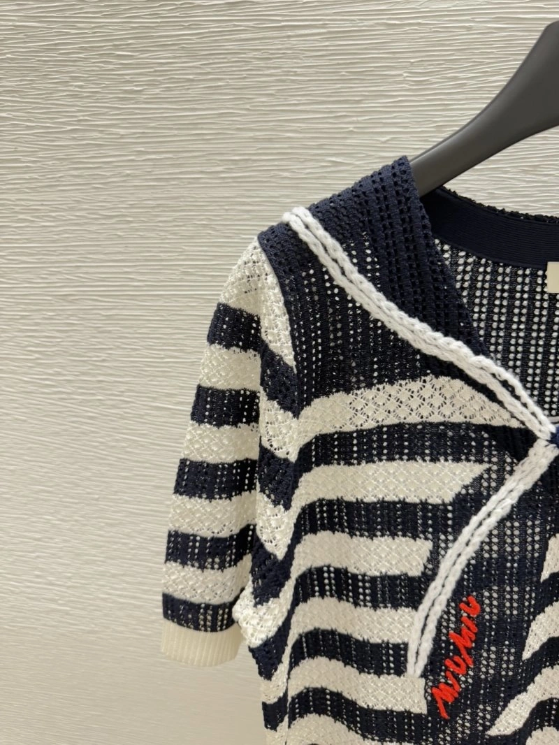 Vibrant Moncler T-Shirts 139553
