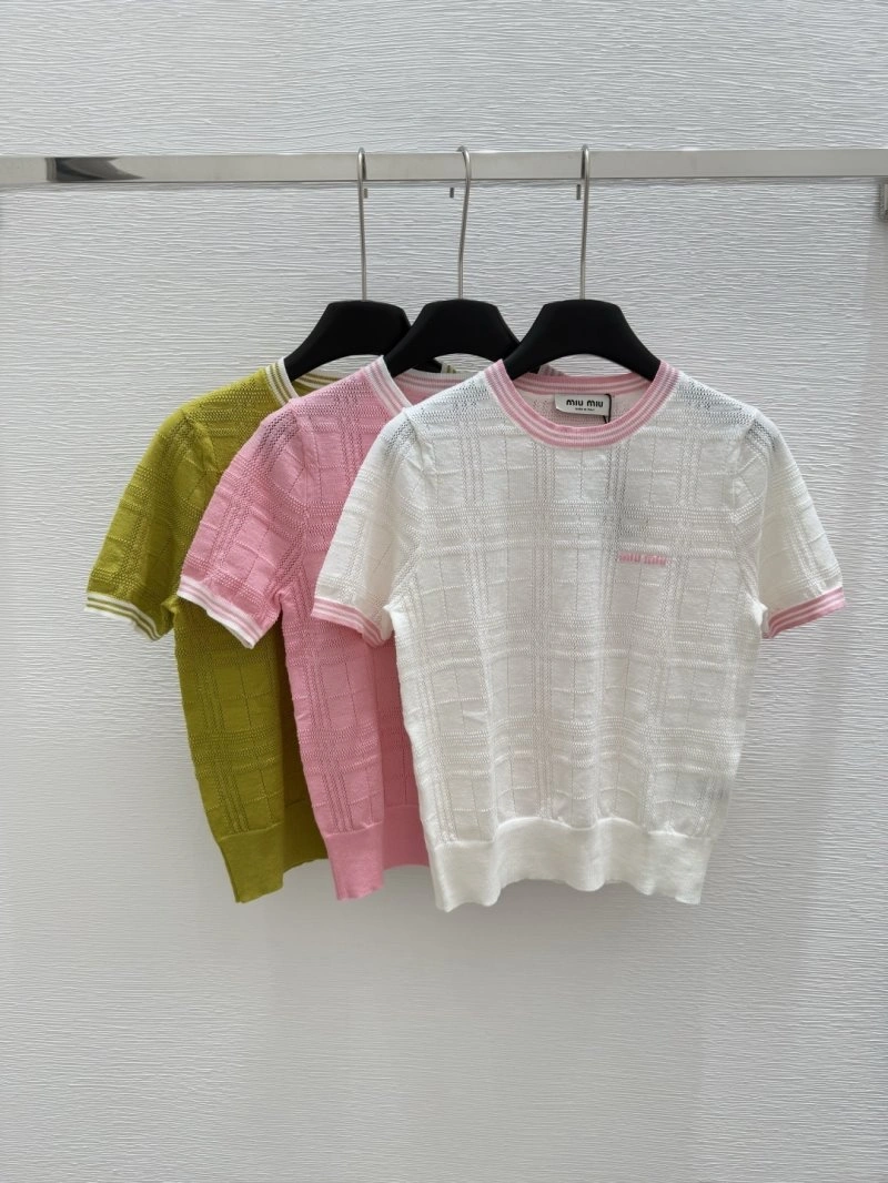 Moncler T-Shirts Vibrant 139548