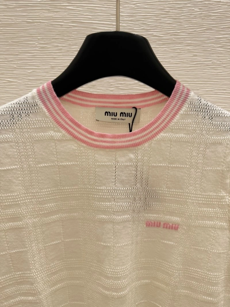 Moncler T-Shirts Vibrant 139548