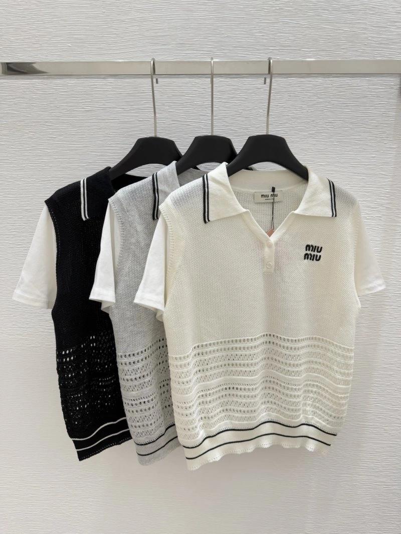 Moncler T-Shirts Comfortable 139555
