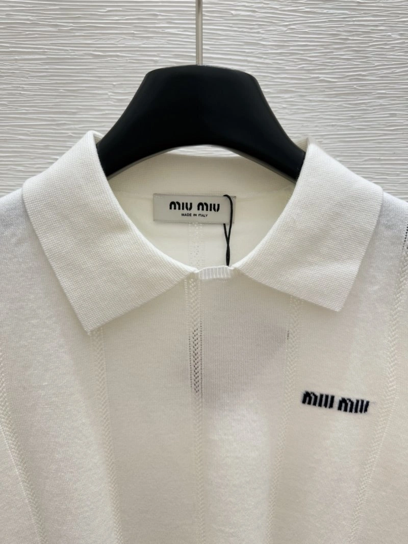 Moncler T-Shirts Stretchable 139556