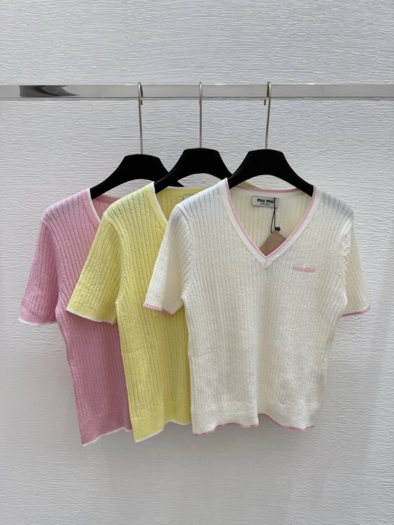 Stylish Moncler T-Shirts 139554