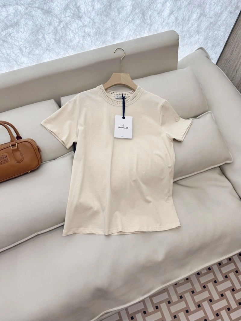 Moncler T-Shirts Versatile 139535