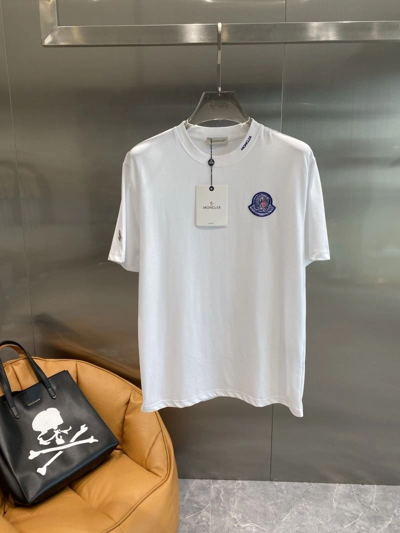 Moncler T-Shirts Vibrant 141541