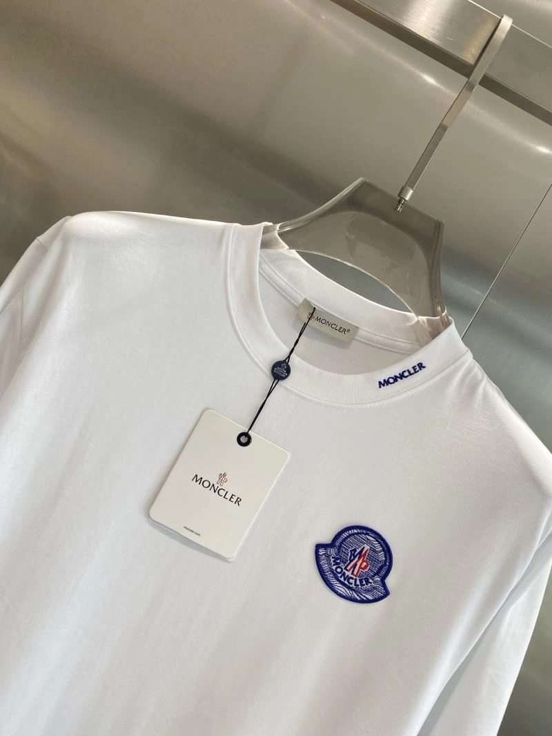 Moncler T-Shirts Vibrant 141541