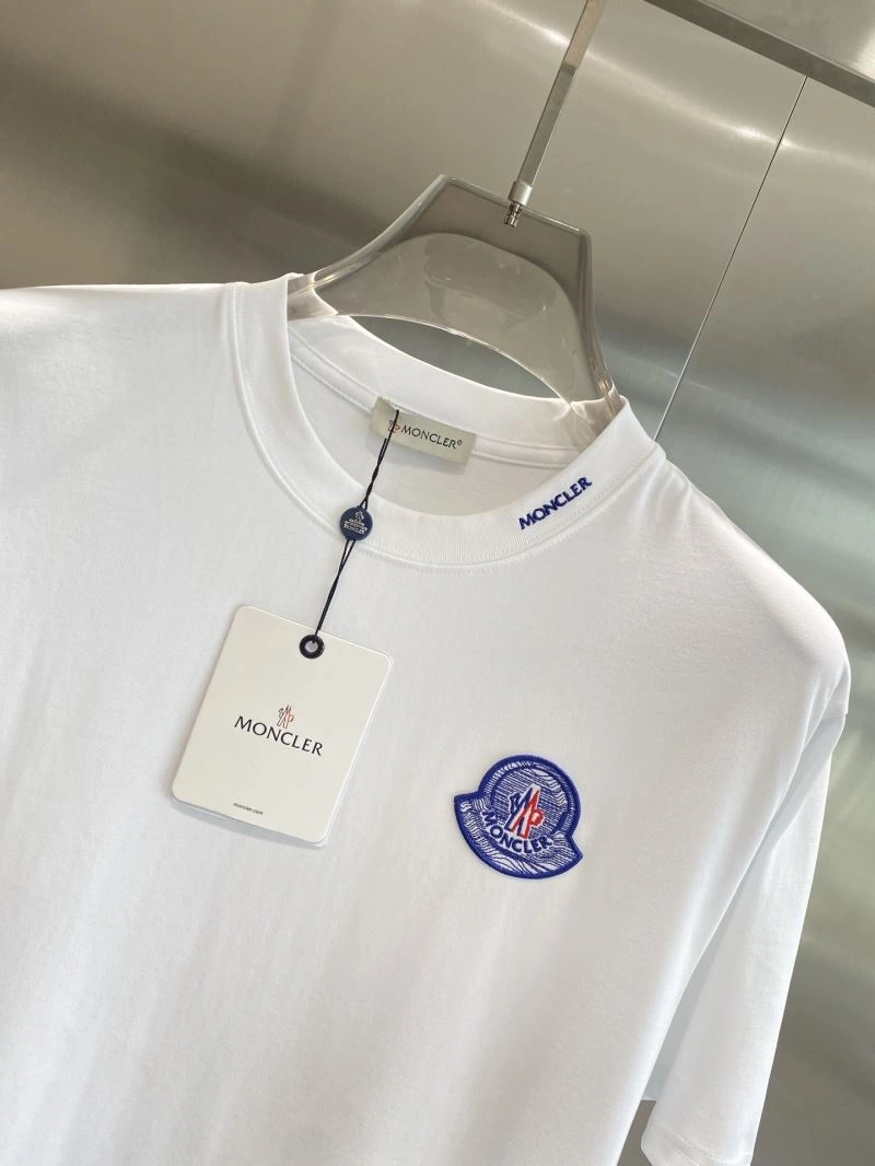 Moncler T-Shirts Vibrant 141541