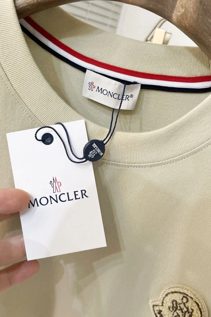 Moncler T-Shirts Seasonal 141508