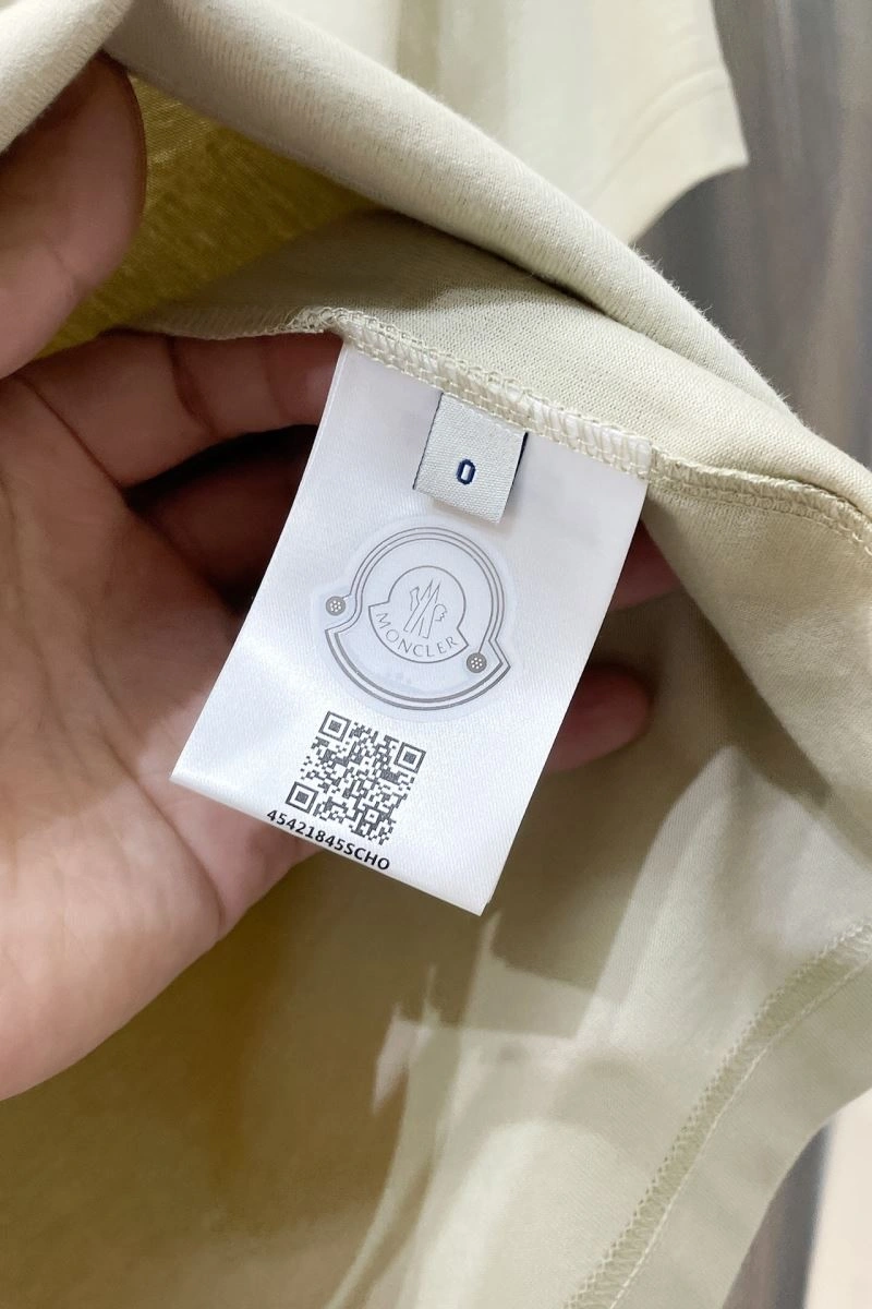 Moncler T-Shirts Seasonal 141508