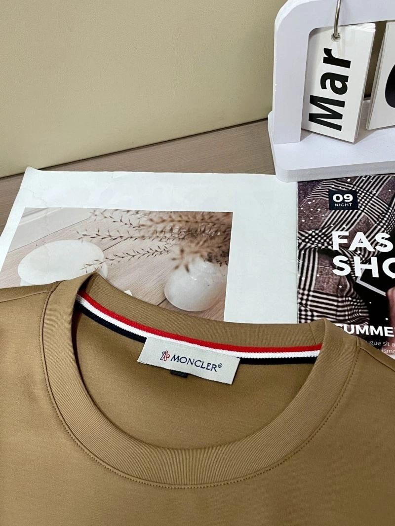 Moncler T-Shirts Classic 141501