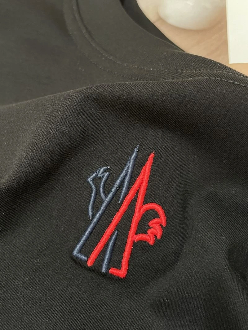 Moncler T-Shirts Lightweight 141494