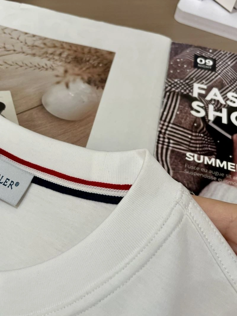 Moncler T-Shirts Lightweight 141494