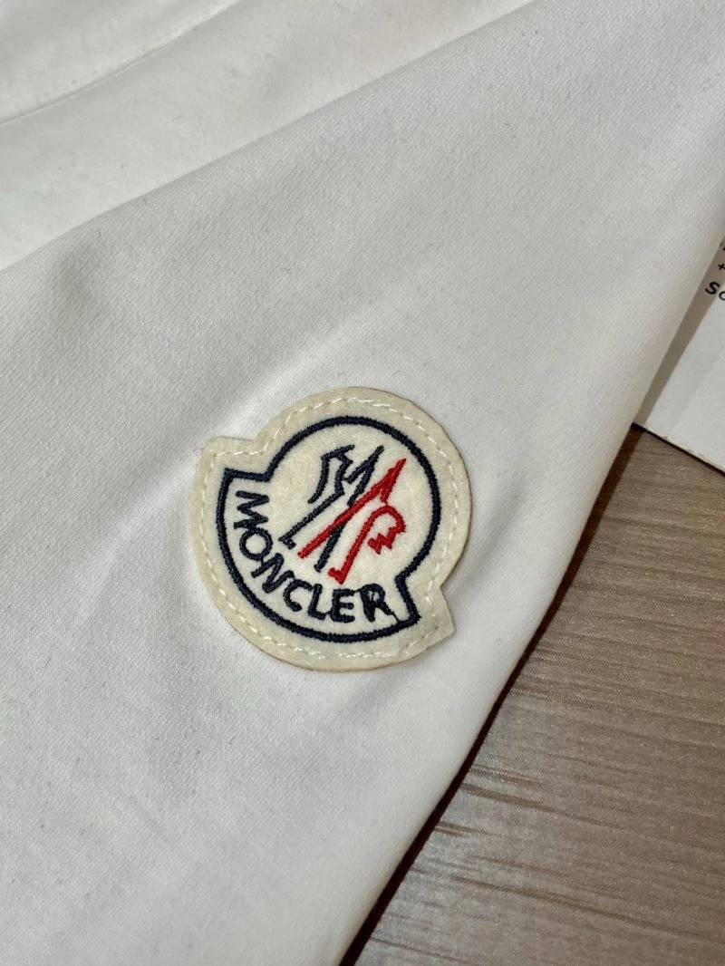 Moncler T-Shirts Lightweight 141494