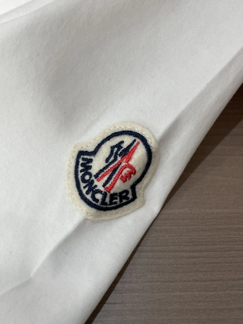 Moncler T-Shirts Classic 141497