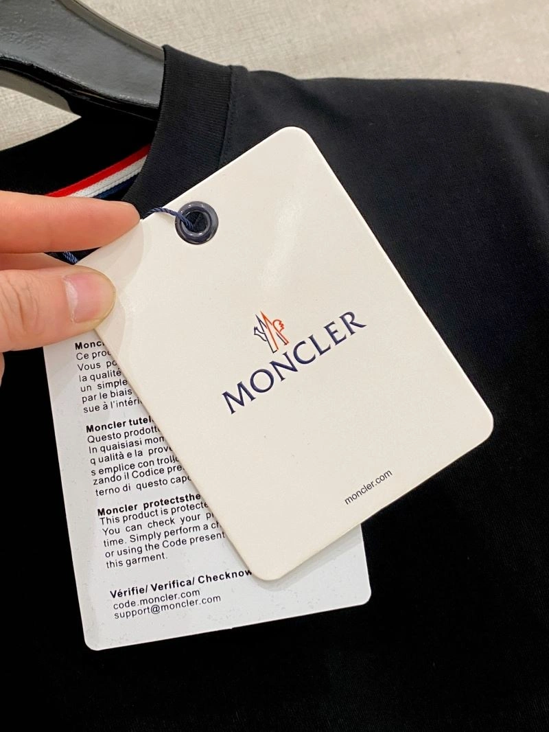 TechFriendly Moncler T-Shirts 141484