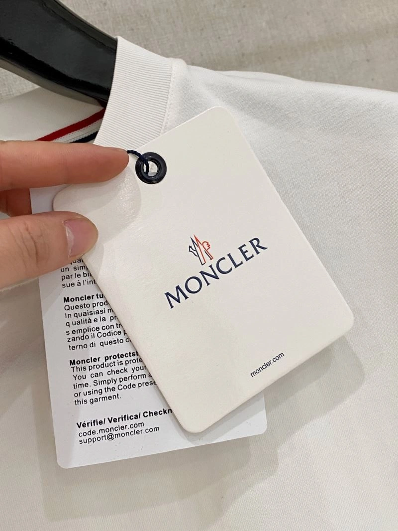 Premium Moncler T-Shirts 141480